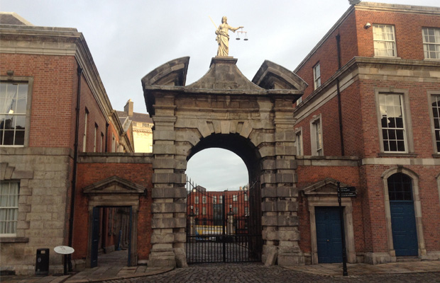 mavisehir-dergisi-inci-bijan15